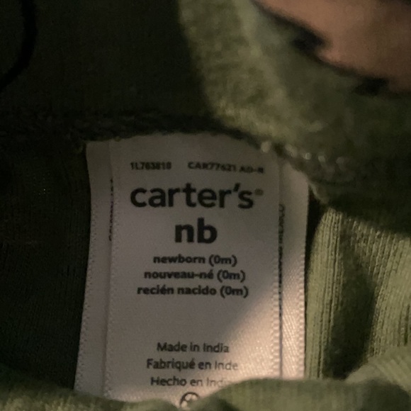 Boy’s Carter’s/Gerber Onesie & Joggers (6 pieces) - Picture 5 of 12
